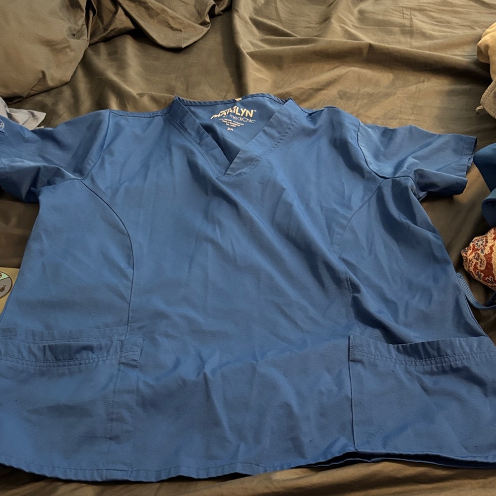 Scrub top